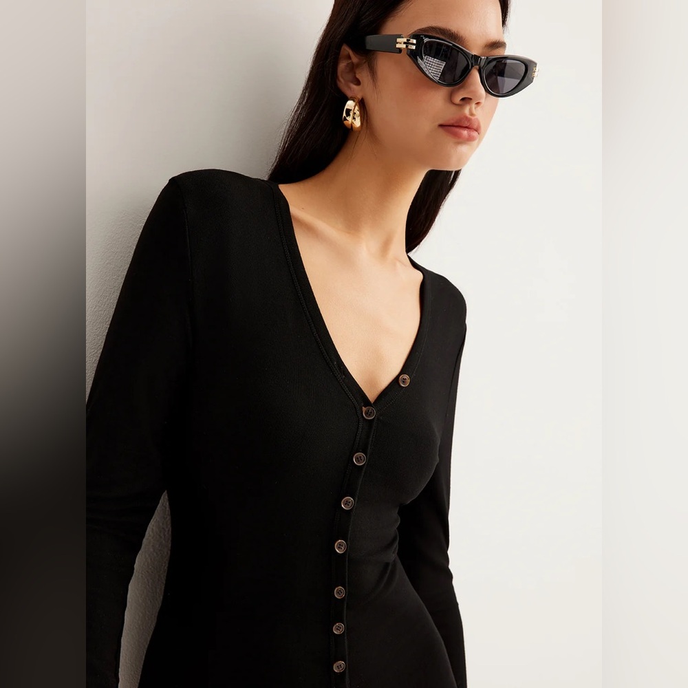 V-Neck Button Slim Long Dress - Picture 3 of 12